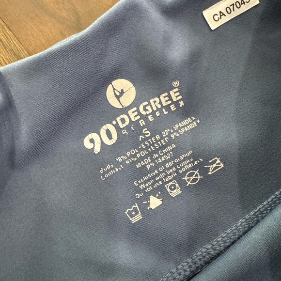 90 Degree Leggings - Picture 3 of 7